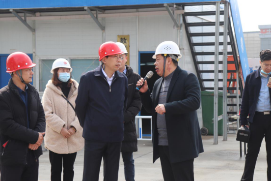 市園區(qū)建設(shè)指揮部負(fù)責(zé)人調(diào)研教育裝備產(chǎn)業(yè)園