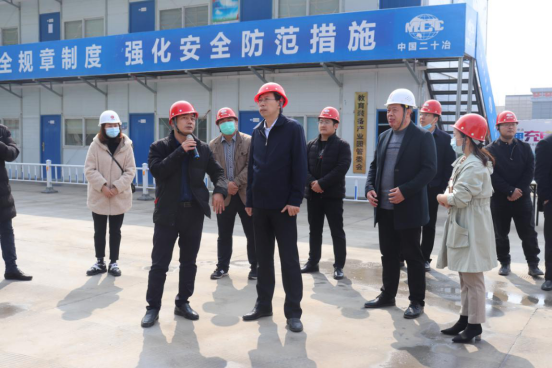 市園區(qū)建設(shè)指揮部負(fù)責(zé)人調(diào)研教育裝備產(chǎn)業(yè)園