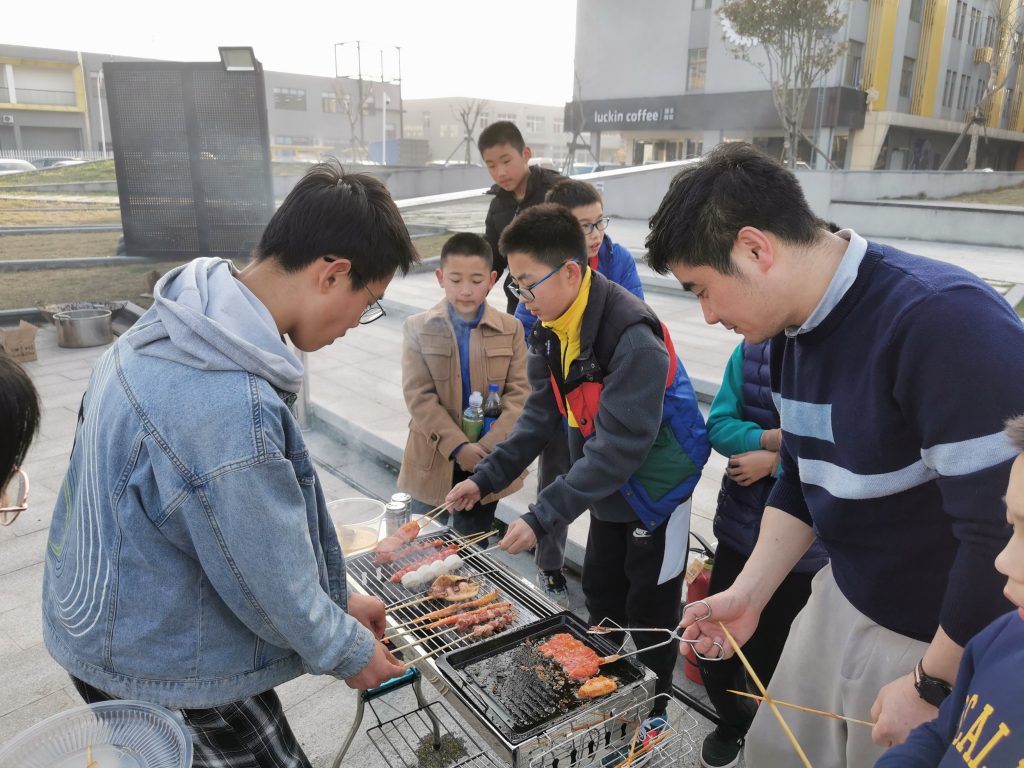 向未來出發(fā)！杭州灣《你好 未來》研學(xué)實(shí)踐開營(yíng)