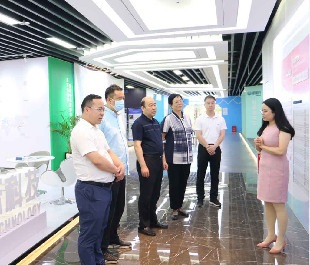 中原工業設計城陪同河南省工信廳副廳長郝敬紅一行前往深圳大灣區進行參觀考察