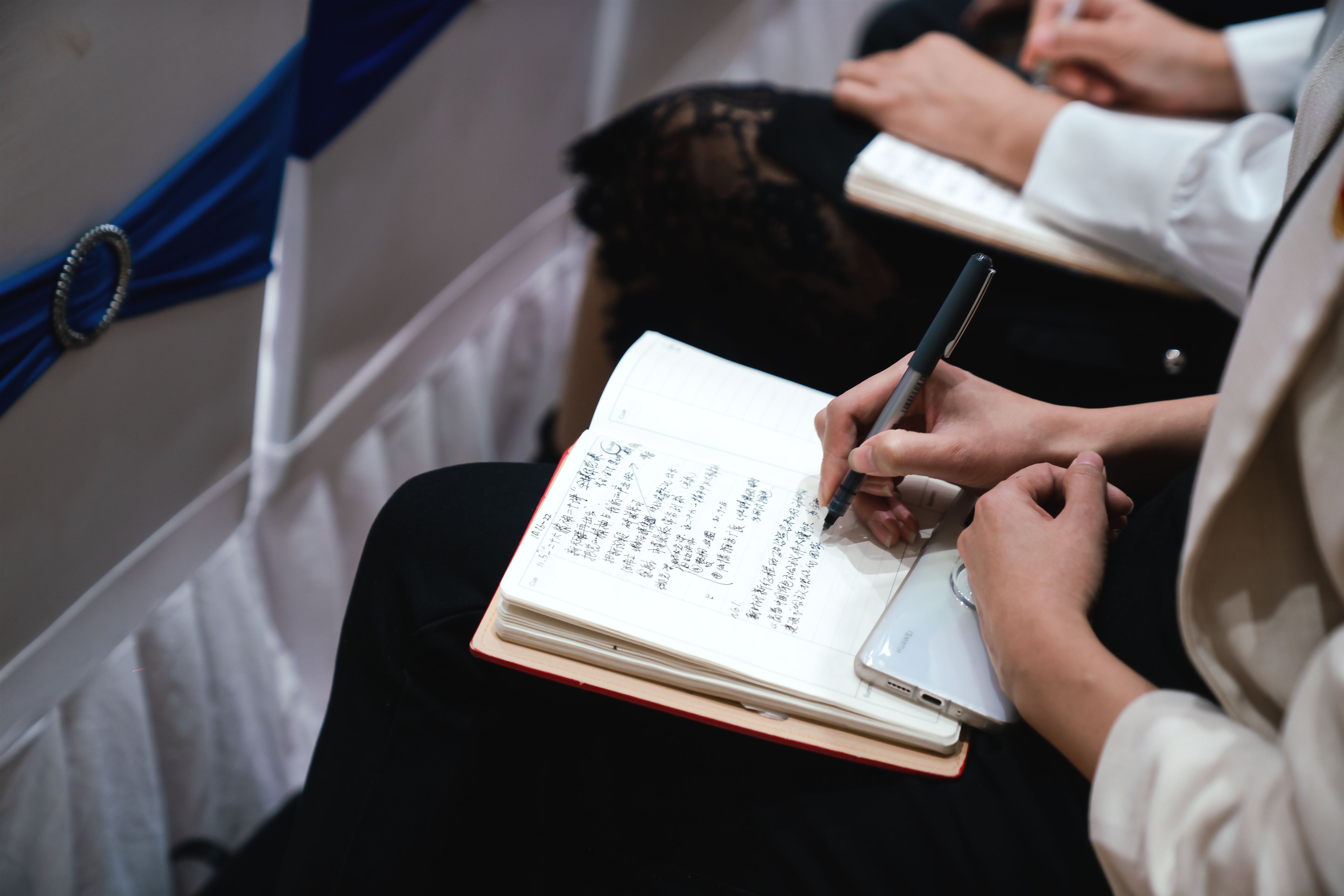 全媒體黨課走進(jìn)設(shè)計(jì)城 推進(jìn)黨的二十大精神落地生根