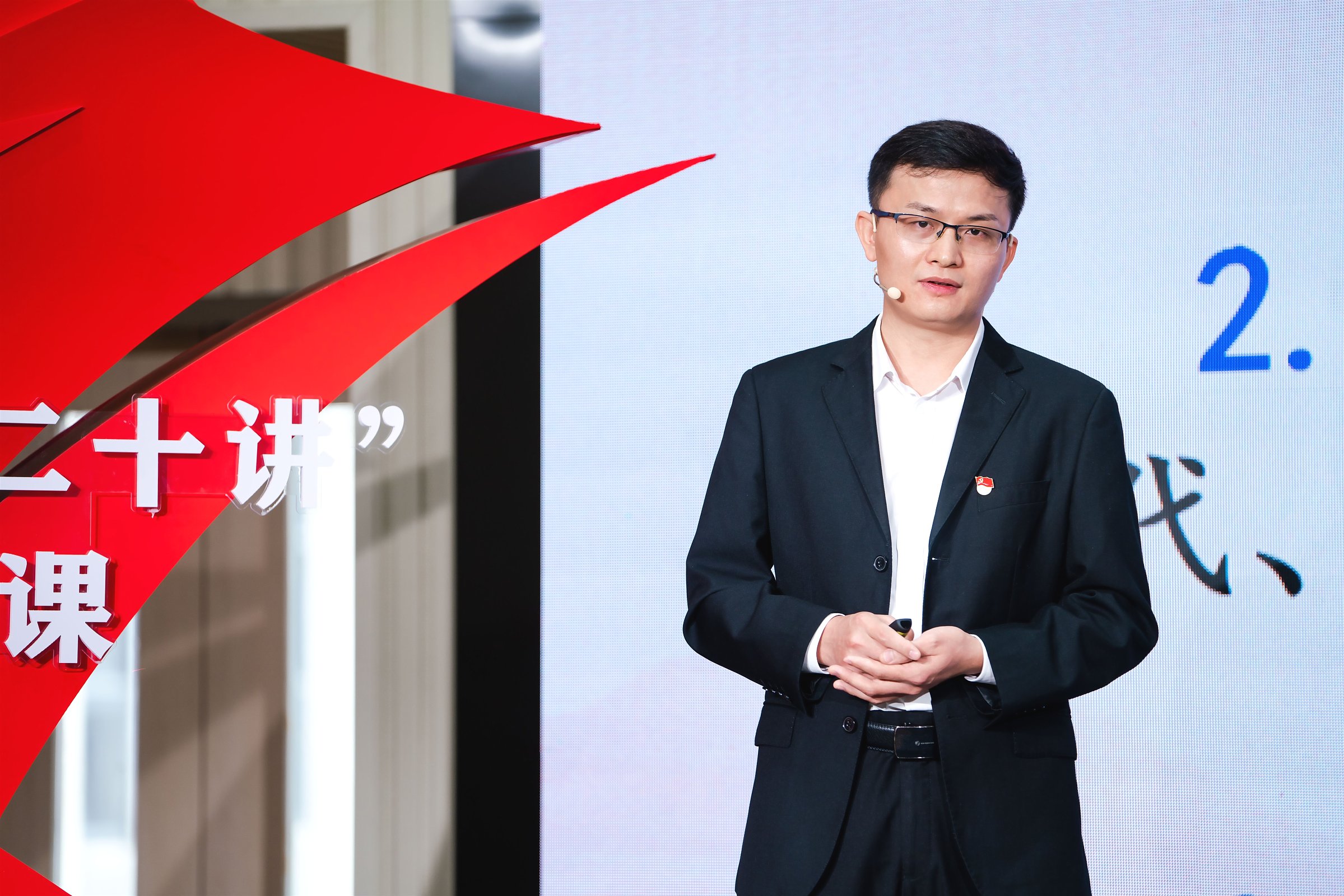 全媒體黨課走進(jìn)設(shè)計(jì)城 推進(jìn)黨的二十大精神落地生根