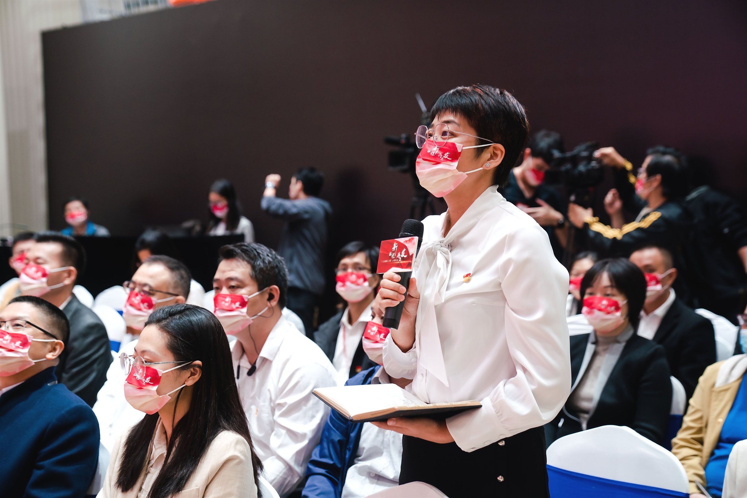 全媒體黨課走進(jìn)設(shè)計(jì)城 推進(jìn)黨的二十大精神落地生根